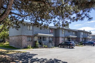 Country Squire in Surrey, BC - Building Photo