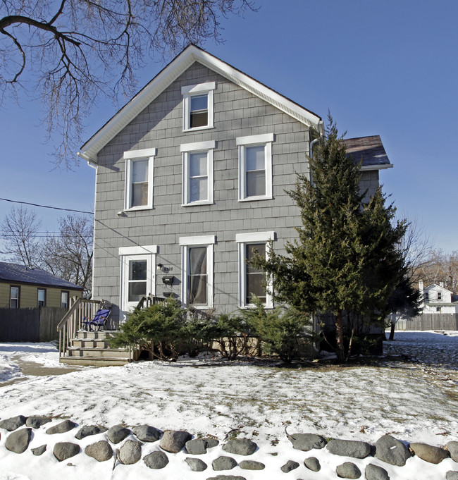 6328 11th Ave in Kenosha, WI - Foto de edificio - Building Photo