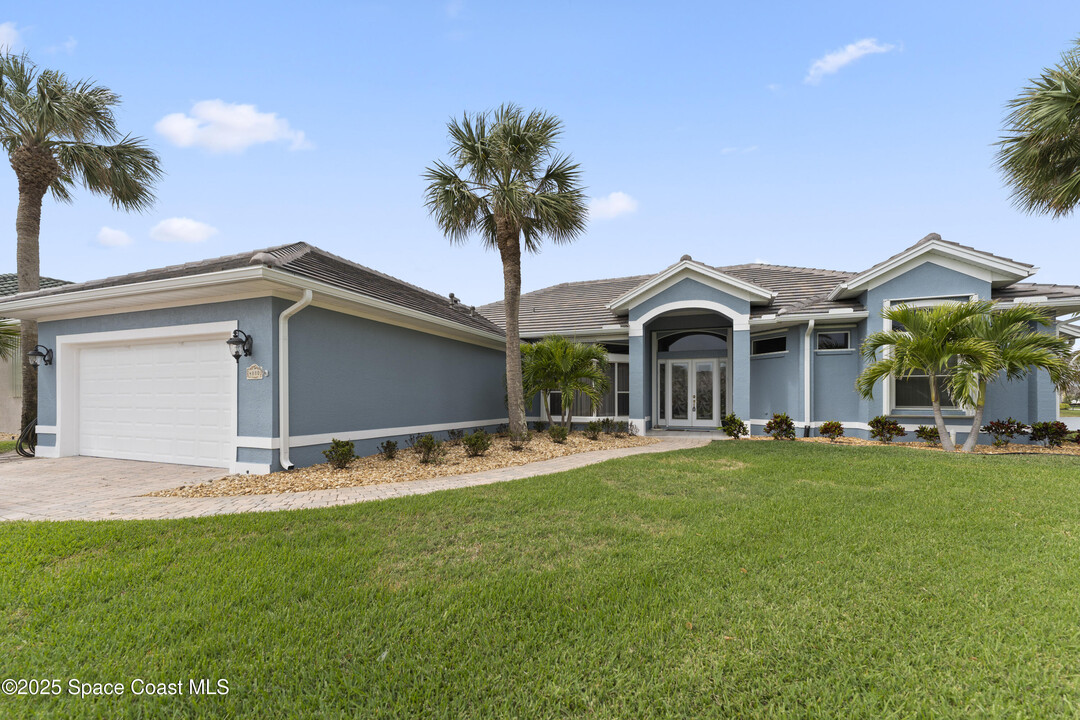 4880 Hawksbill Ct in Melbourne Beach, FL - Building Photo