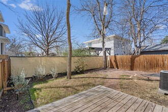 1209 Casey St in Austin, TX - Building Photo - Building Photo