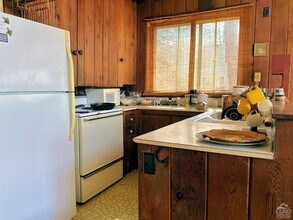 9 Washington Dr in Hillsdale, NY - Building Photo - Building Photo