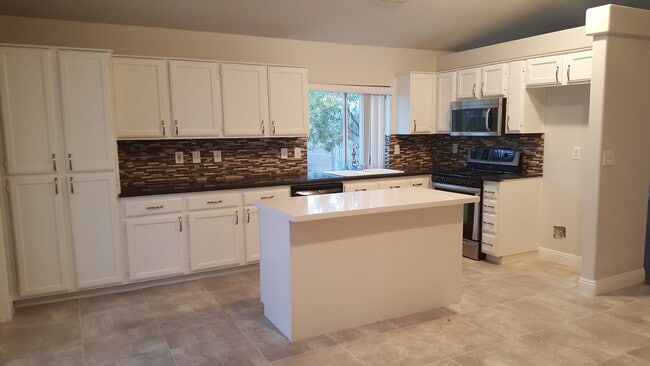 1204 Claim Jumper Dr in Las Vegas, NV - Building Photo - Building Photo