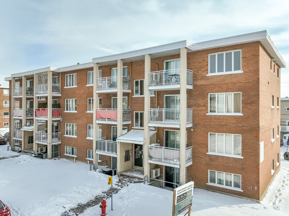 3542 Du Long-Sault Rue in Québec, QC - Building Photo