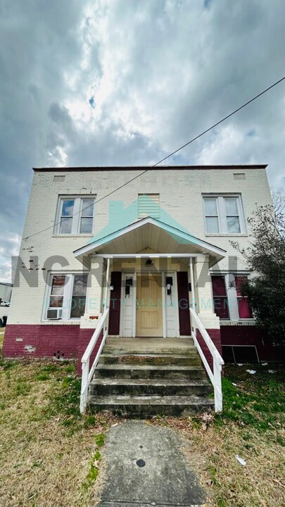 202 W Holt St in Burlington, NC - Building Photo