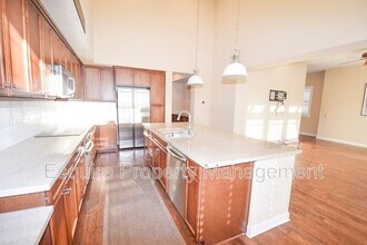 202 Village Commons Blvd in Camarillo, CA - Building Photo - Building Photo