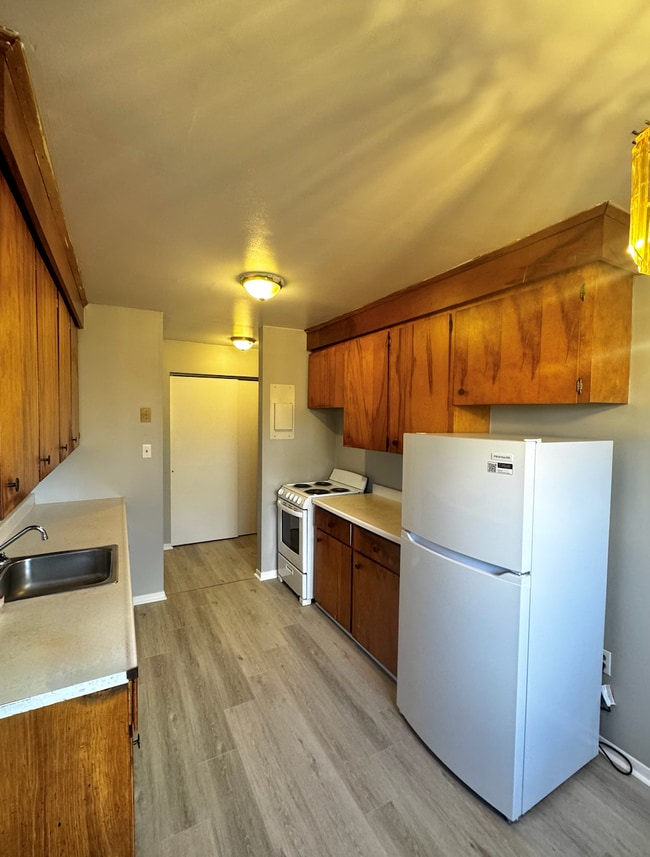 67 Caledonia Rd in Dartmouth, NS - Building Photo - Building Photo