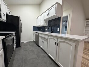 10325 Ohio Plz in Omaha, NE - Building Photo - Building Photo