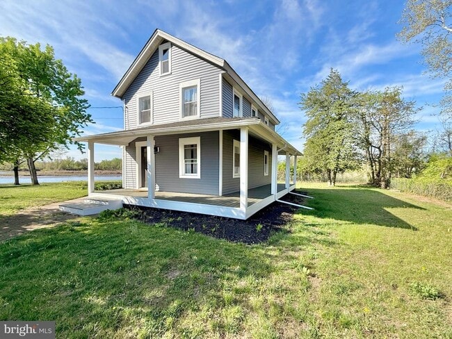 property at 6 Wharf St