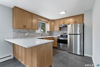 1103 Shippan Ave in Stamford, CT - Building Photo - Building Photo