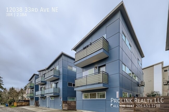 12038 33rd Ave NE in Seattle, WA - Building Photo - Building Photo