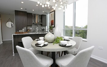 757 N Hudson Ave in Chicago, IL - Foto de edificio - Building Photo