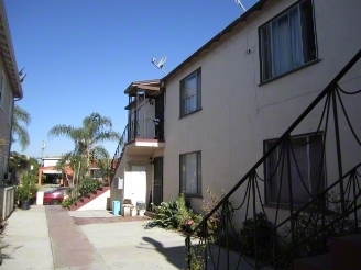 1910 Chestnut Ave in Long Beach, CA - Building Photo