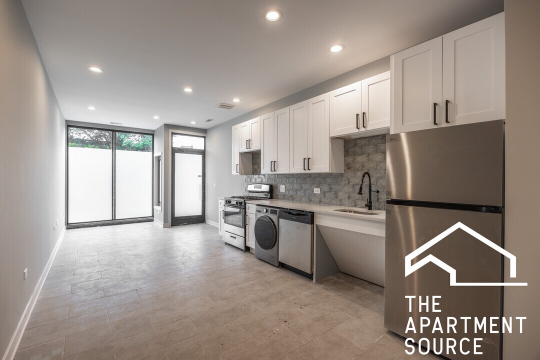 5422 W Belmont Ave in Chicago, IL - Building Photo