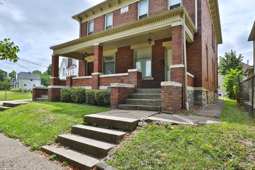 41 E Blake Ave in Columbus, OH - Building Photo