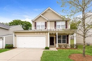 3825 Fircrest Dr in Charlotte, NC - Building Photo