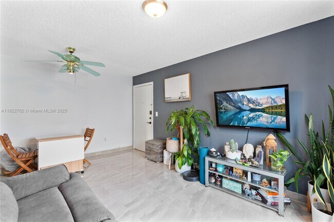 7915 Harding Ave in Miami Beach, FL - Building Photo - Building Photo