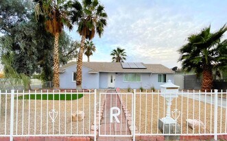 1932 Hassett Ave in Las Vegas, NV - Building Photo