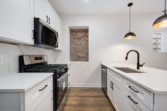 2455 W Armitage Ave in Chicago, IL - Building Photo - Building Photo