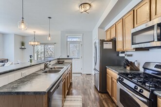 1674 Ames Ct in Lakewood, CO - Foto de edificio - Building Photo