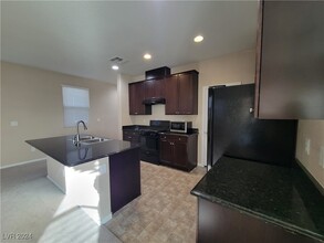 3705 Catamount Creek Ave in Las Vegas, NV - Building Photo - Building Photo