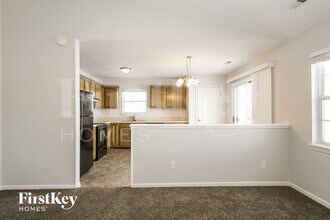 11824 Shannon Pointe Rd in Indianapolis, IN - Foto de edificio - Building Photo