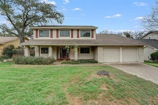 8001 Manassas Dr in Austin, TX - Building Photo