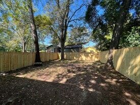 1511 Reynolds St in Savannah, GA - Building Photo