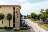 Garden Aire Village in Pompano Beach, FL - Foto de edificio - Building Photo