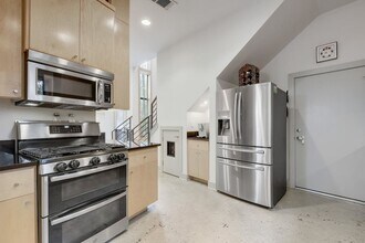 2608 Del Curto Rd in Austin, TX - Building Photo - Building Photo