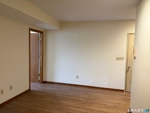 2059 Boston Ave in Bridgeport, CT - Building Photo - Building Photo