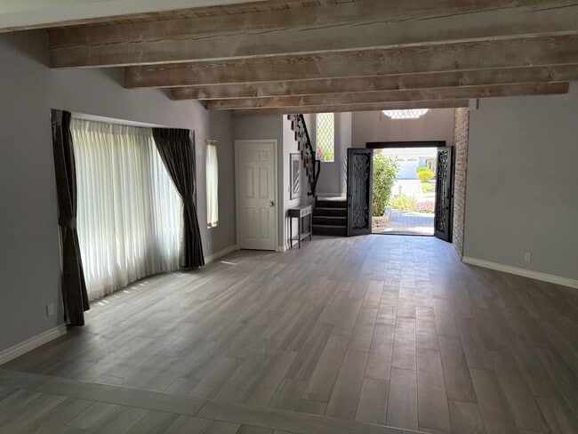 30057 Torrepines Pl in Agoura Hills, CA - Building Photo - Building Photo
