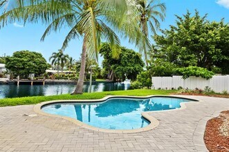 121 Almar Dr in Wilton Manors, FL - Building Photo - Building Photo