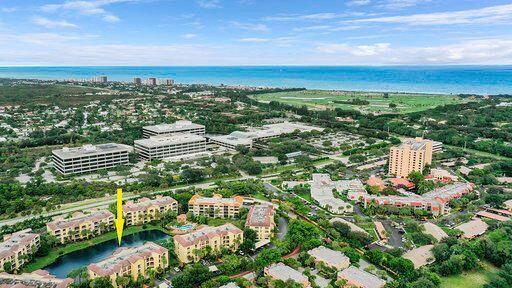 400 Uno Lago Dr in North Palm Beach, FL - Building Photo - Building Photo
