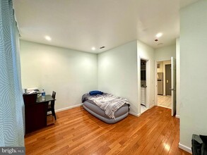 630 South St, Unit AUCMTC in Philadelphia, PA - Building Photo - Building Photo
