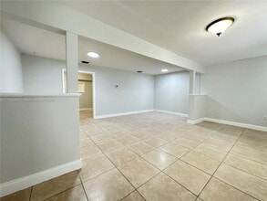 2811 NW 88th St in Miami, FL - Building Photo - Building Photo