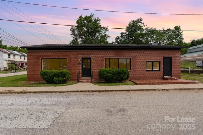 property at 412 Flat Dr