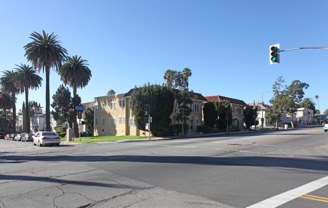 5100 Franklin Ave in Los Angeles, CA - Building Photo