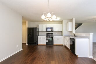 10153 Split Rock Way in Indianapolis, IN - Foto de edificio - Building Photo