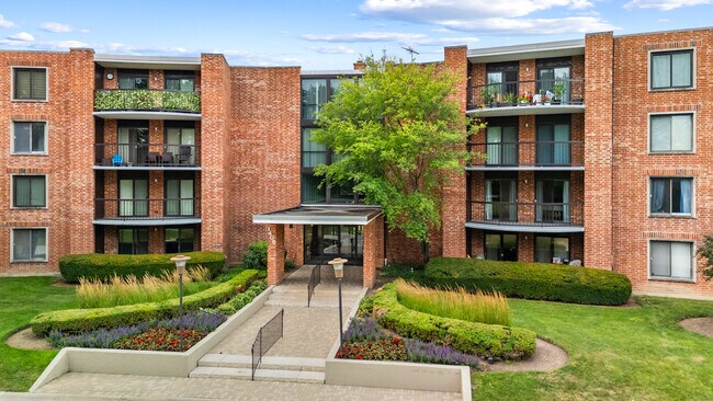 1405 E Central Rd in Arlington Heights, IL - Building Photo - Building Photo