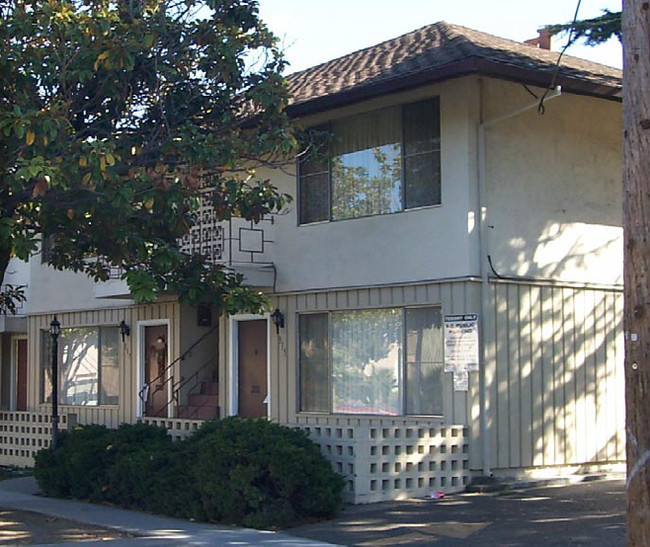 331-361 Gresel St in Hayward, CA - Building Photo - Building Photo