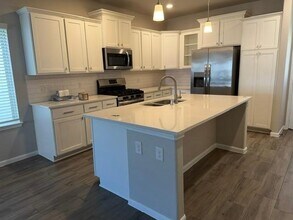 1222 Obispo Ct in Arcola, TX - Foto de edificio - Building Photo