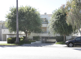 13040 Moorpark St Apartments