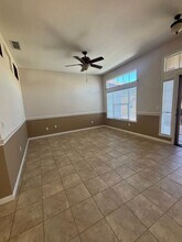 9224 Balboa Park Way in Elk Grove, CA - Foto de edificio - Building Photo