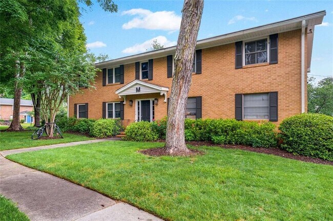 3510 Roswell Rd in Atlanta, GA - Building Photo - Building Photo