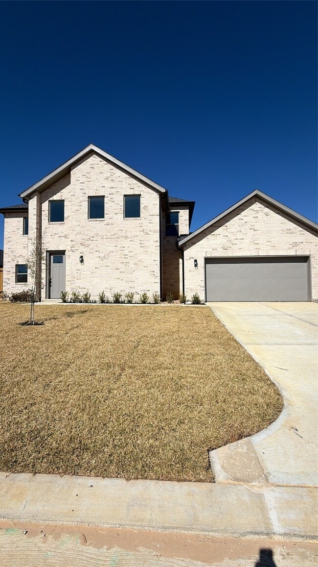 property at 2614 Martinas Ct