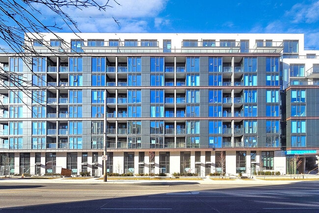 250 Lawrence Ave W in Toronto, ON - Building Photo - Building Photo