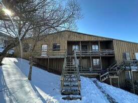 1202 19th St, Unit Apt. 5 in Vienna, WV - Building Photo