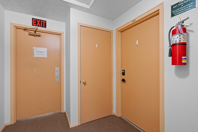 976 Wood Hollow Dr, Unit 1L in Cranberry Township, PA - Foto de edificio - Building Photo