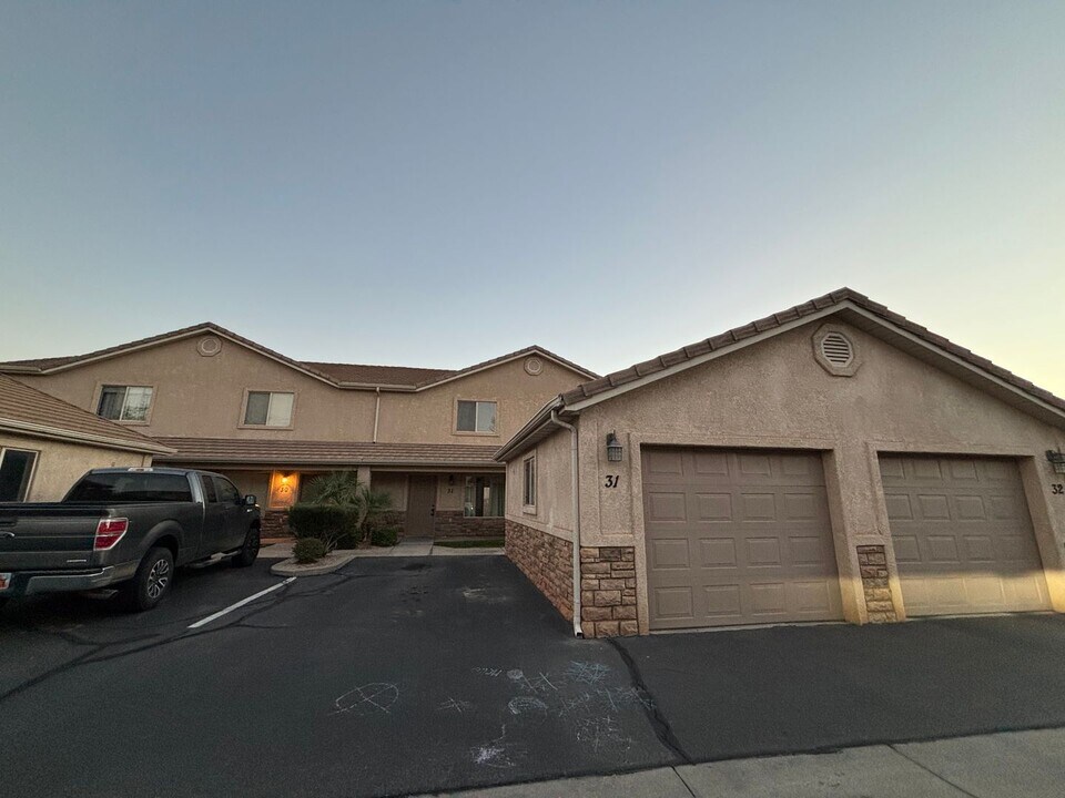 1167 E 400 S in Saint George, UT - Foto de edificio