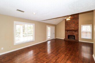 1483 Wood Trail Cir in Memphis, TN - Building Photo - Building Photo